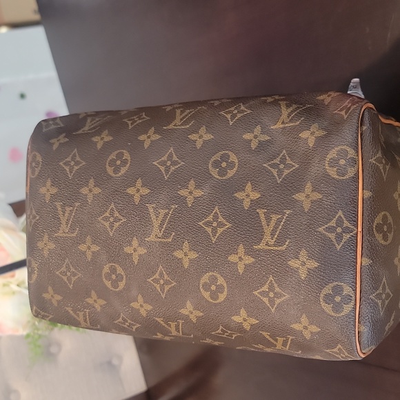 Authentic Louis Vuitton Speedy 25! - Picture 5 of 12